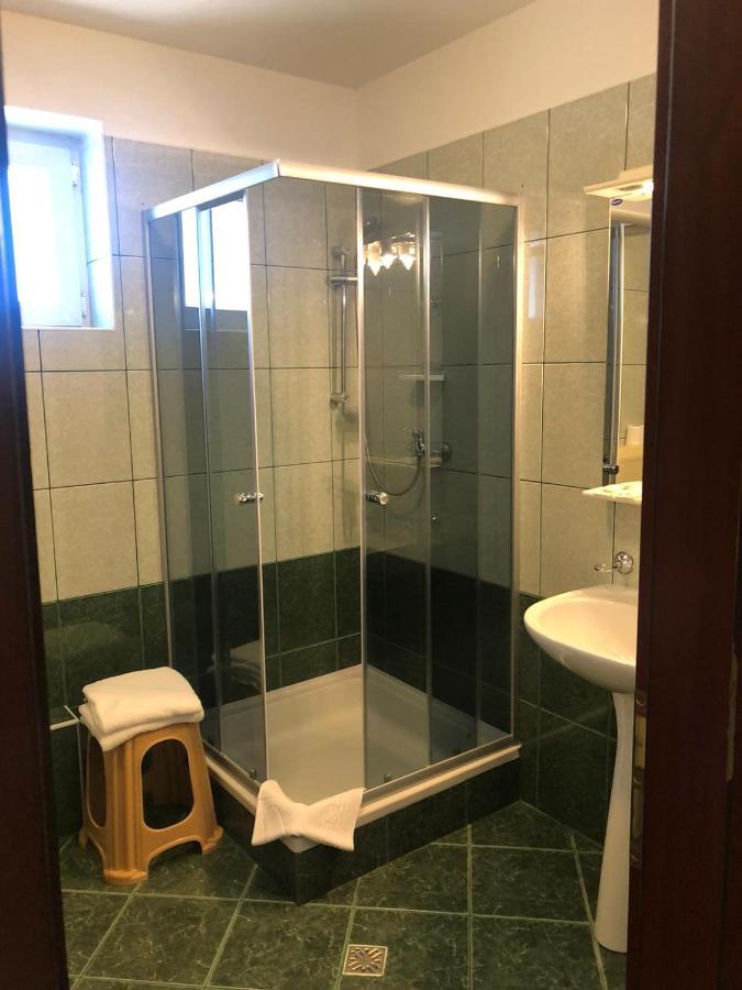 Curtea de Argeş 蒙大拿州派森尼旅馆酒店 外观 照片